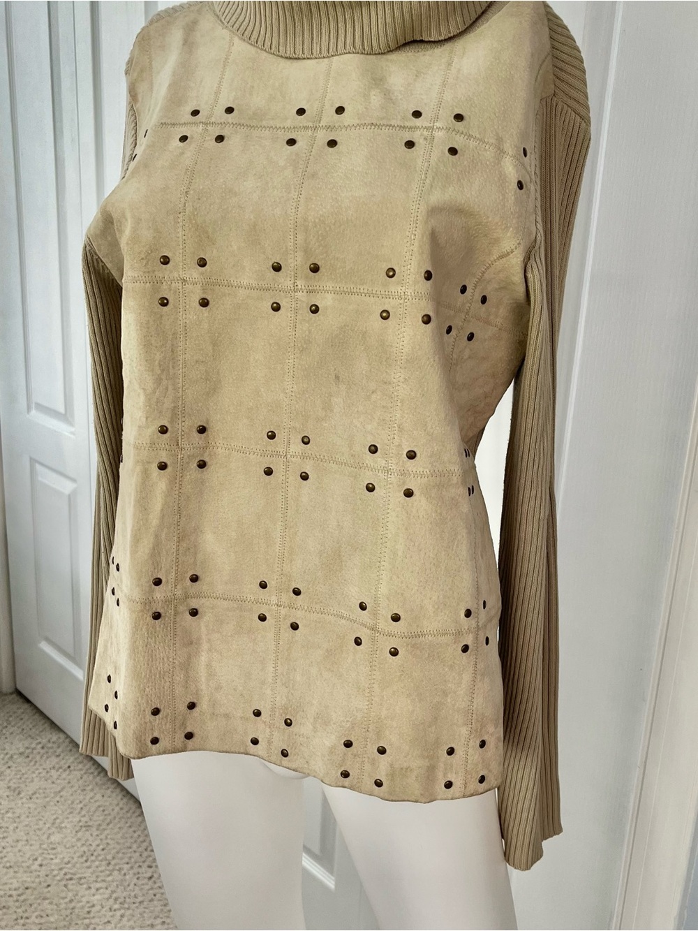 Escapade Women’s Sweater Size L Beige Suede Panel Ribbed Long Sleeve Turtle Neck